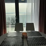 Breeze 아파트